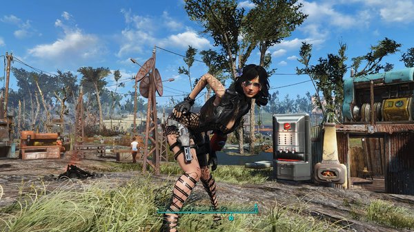 Теперь у Алисы  такой же револьвер как у Айви.