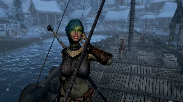 Тифи представляет себя с мобильником ))