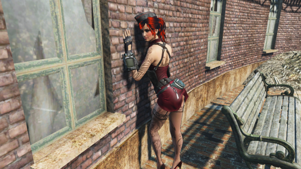 Алиса в новом мини-платье.