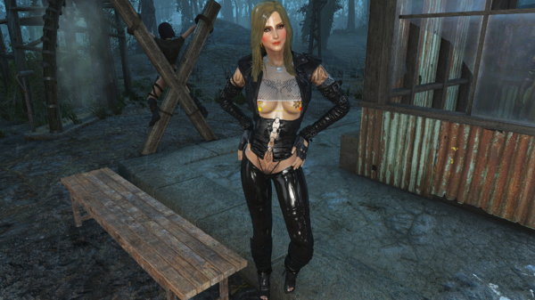 Рокси блондинка.