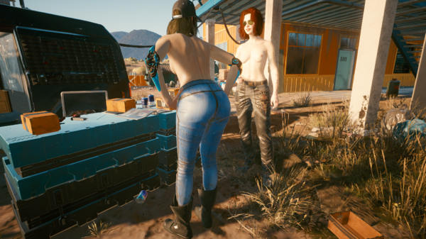 Ви и её новая знакомая топлес.