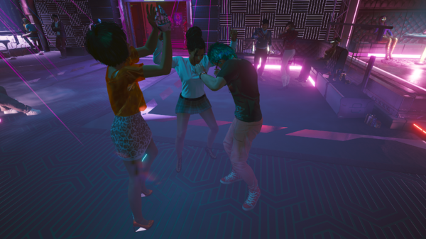 Панам танцует в баре «Лиззис».