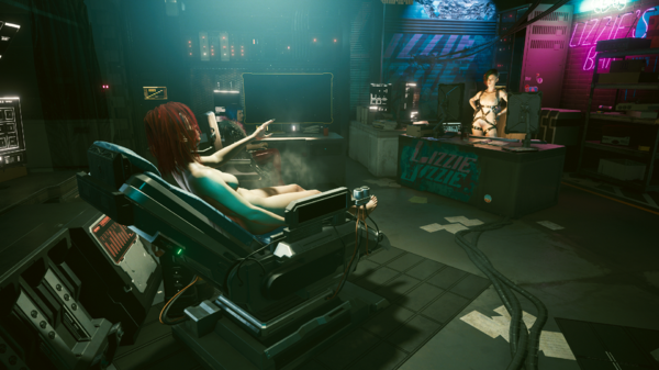 Ви смотрит запись Эвелин по брейк-дансу у Джуди.