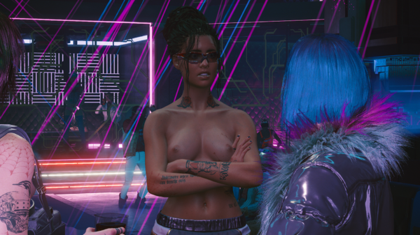 Ви сделала пластику и наколола некоторые тату как у Джуди.