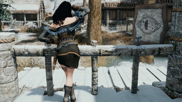 Йенн всматривается, куда подевались подруги ;)