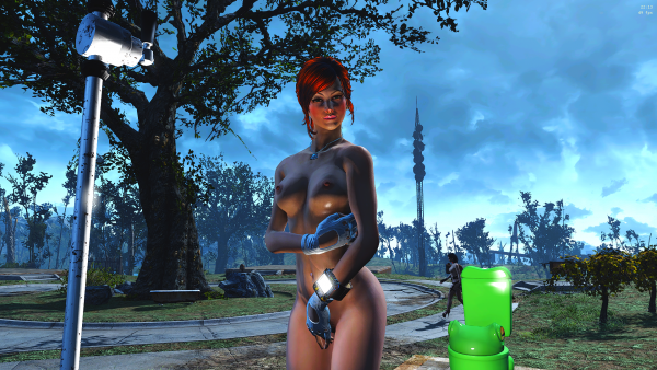 Толи кокетничает, толи стесняется?