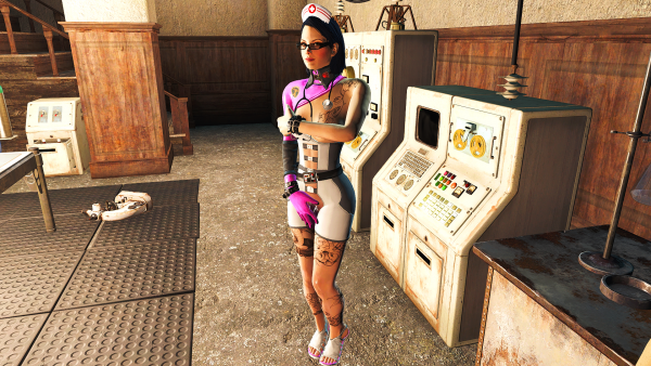 "Провинившаяся" синт-медсестра рабыня.