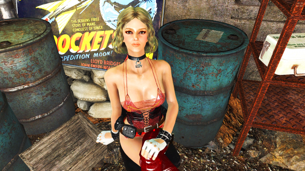 Совсем не похожая на себя блондинка Пайпер.