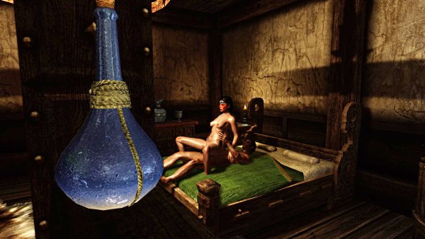 30 Вот такие вот  красивые Бутыли имеются в таверне Солитьюда - Крыса В Котелке..jpg