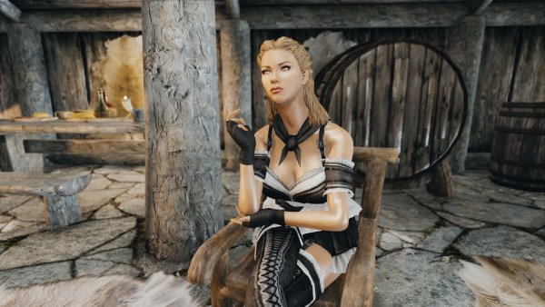 "Житие моее" - задумалась девица в таверне..