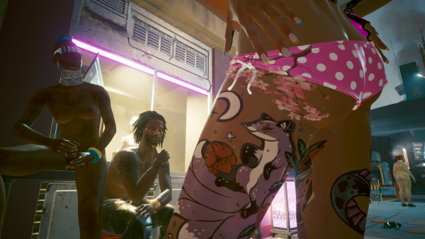 Около подъезда квартиры Сандры.