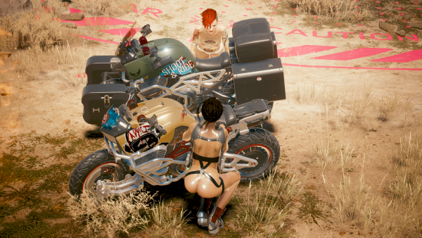 Панам сперва застеснялась и спряталась от Ви.