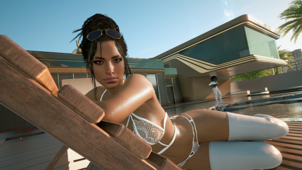 Ви на лежаке у залитого бетоном бассейне.