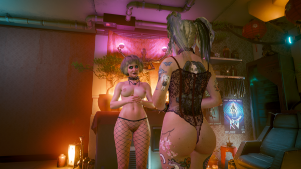 Мисти:-"Тебе погадать или перекинемся в картишки на желание?".