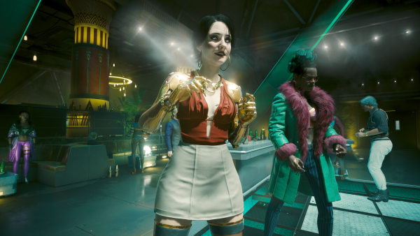 Радостная новая девушка (фиксер) танцует с Ви.