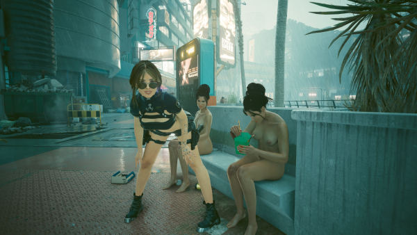 Забавный кадр. Ви полицейская позирует.