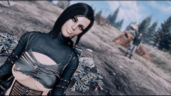 Нора поглядывает на мужичка.. ))