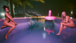 Панам и Ви в бассейне.