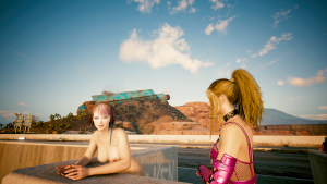 Стройная ню Люси и Ви встречают рассвет.