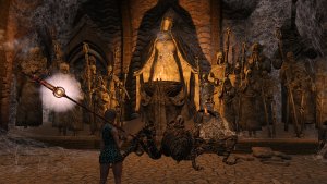 Паучиха у статуи Мары ..