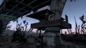 Бунгало на опоре моста.