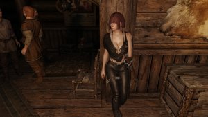 Строим глазки? Бесполезно.