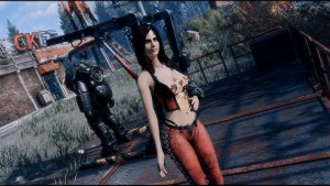 Клэр примеряет рейдерское.